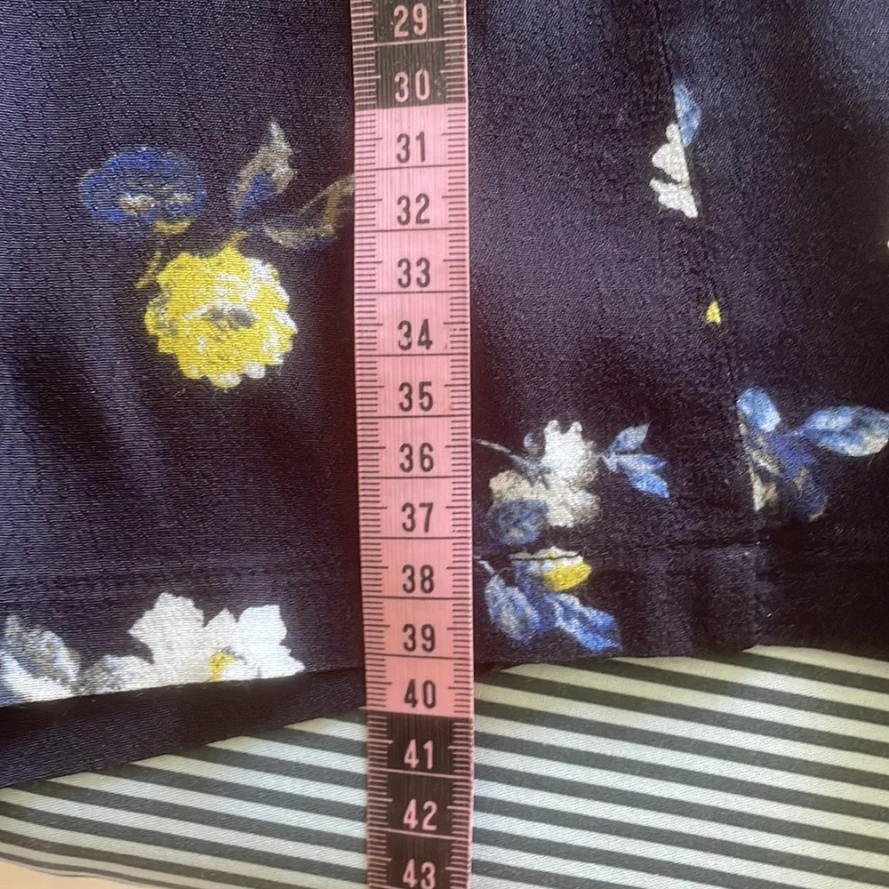 Nunui Floral Navy Blue Womens Shorts AU 12 - Blue with colourful flowers - Picture 10 of 16